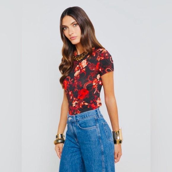 L'AGENCE Tops - L'AGENCE Ressi Baroque Floral Tee 🌹 Red and Black 🌹Short Sleeve 🌹Size XXS 🌹 NWT